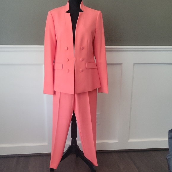 Elegant Double-Breasted Coral Blazer TAHARI Suit